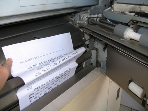 Xử lý máy photo bị kẹt giấy như thế nào?